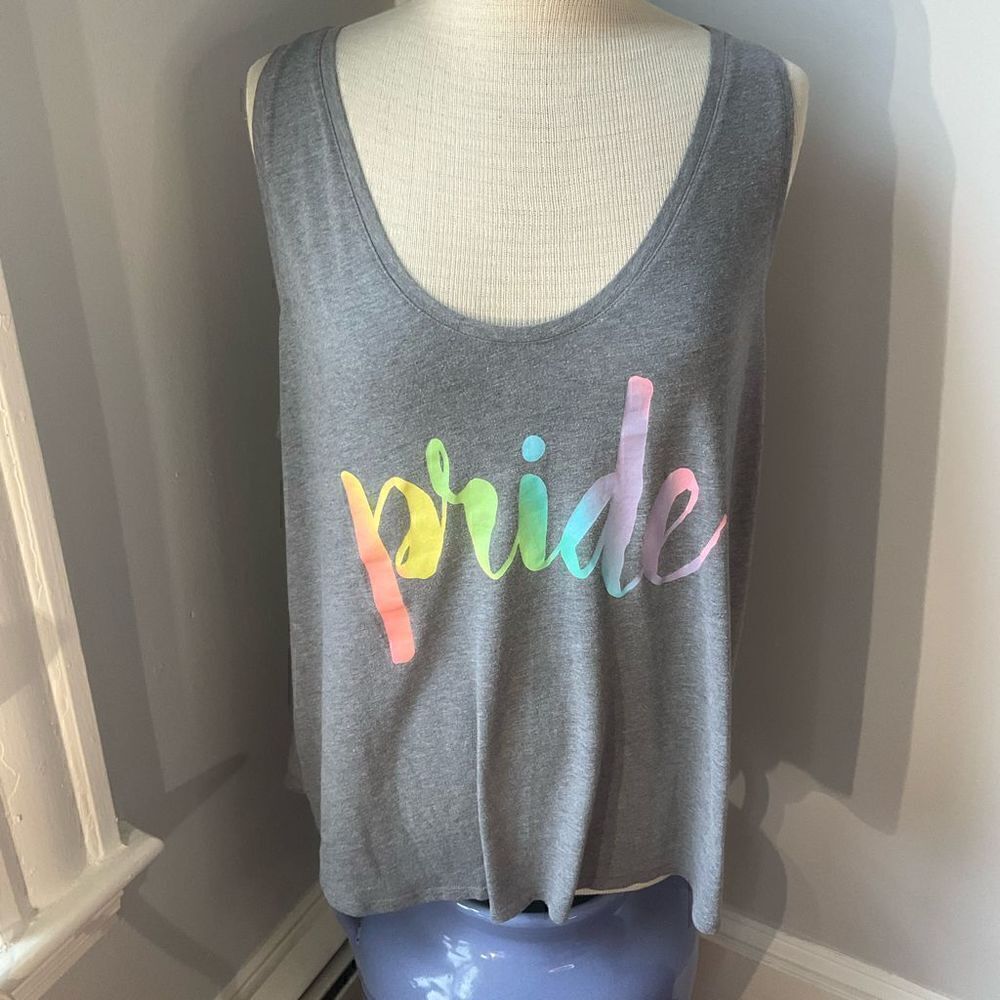 XXL Pride Muscle Tank! Grey with rainbow graphic. Preloved